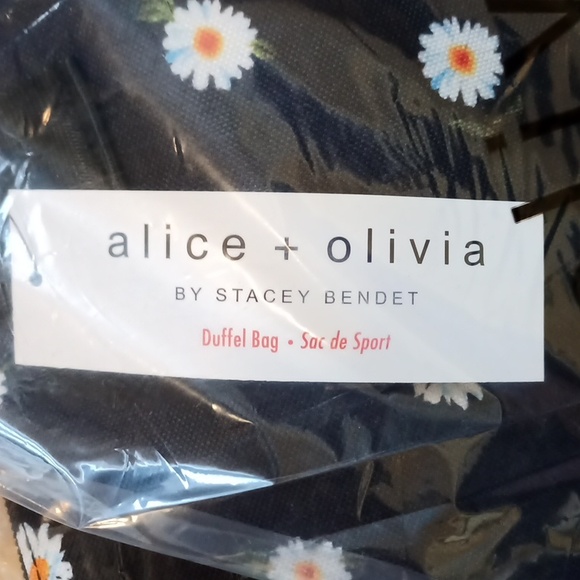 Alice + Olivia AO X FABFITFUN DUFFEL BAG Daisy Print - Picture 11 of 11